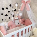 Set Vesela družina - Roze - ogradica sa tri strane pletenica, plahta, jastuk, jorgan - 120x60cm