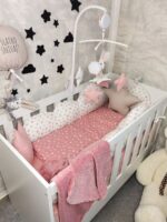 Set Cloud Puder Roze-Ogradica sa tri strane, plahta, jastuk, jorgan i dva ukrasna jastuka - 120x60cm - Image 3