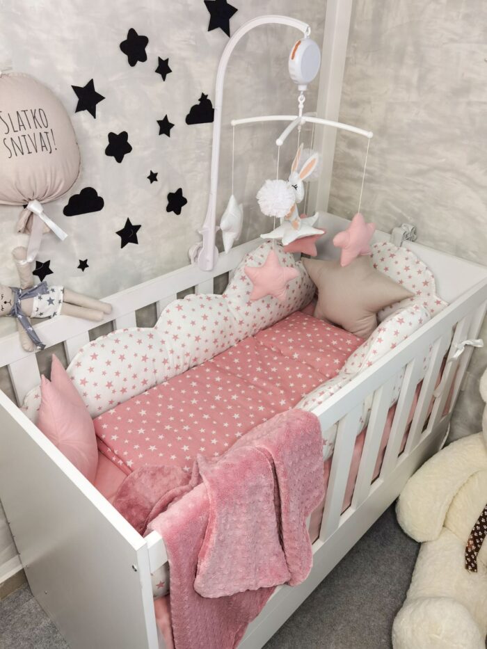 Set Cloud Puder Roze-Ogradica sa tri strane, plahta, jastuk, jorgan i dva ukrasna jastuka - 120x60cm - Image 3