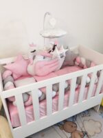 Set Labud Roze - ogradica, pletenica, plahta, jastuk, jorgan 120x60cm - Image 3