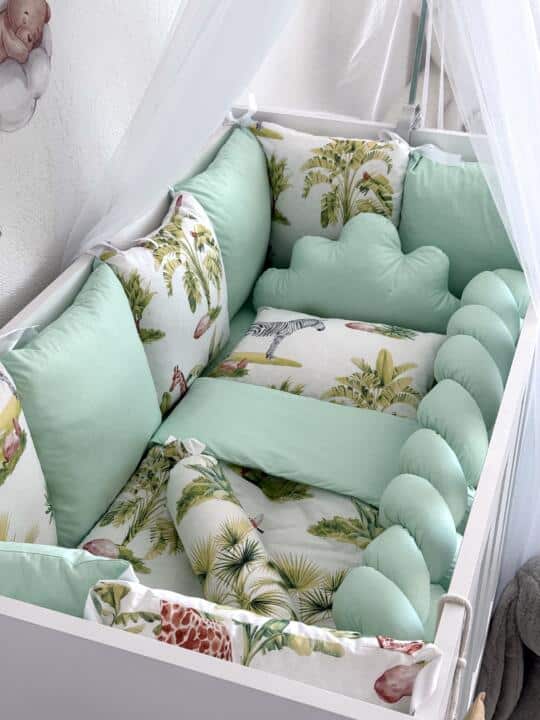 IMG_5736 Set Bumper Mint Zebra - Ogradica sa tri strane, pletenica, plahta, jastuk, jorgan i dva ukrasna jastuka - Image 1